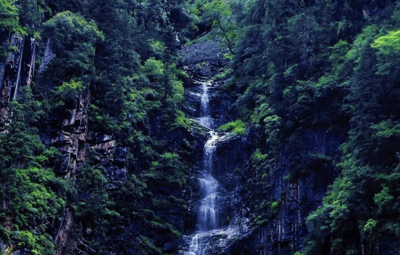 这里的农夫山泉可以喝不？