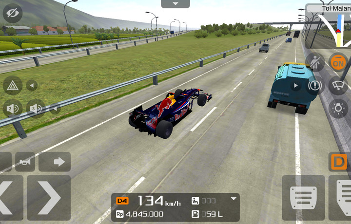 我开F1方程式赛车在印尼高速道路上行驶